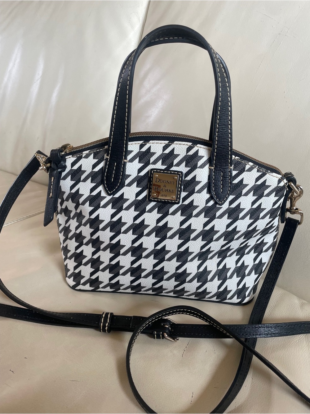 Dooney & Bourke Black and White Houndstooth Mini Domes Crossbody Satchel w/ COA!